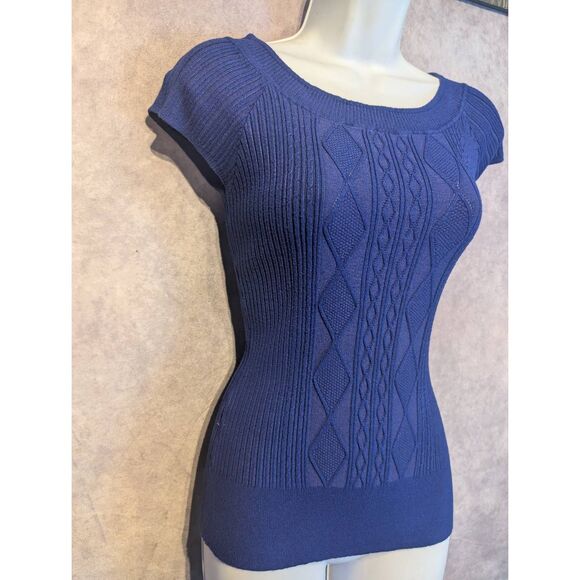 Maurices fitted short sleeved sweater size large - Picture 3 of 4